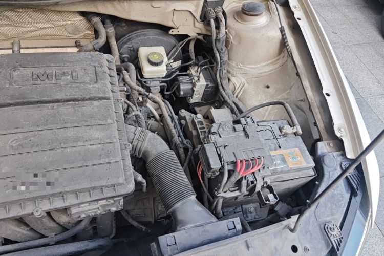 Used Volkswagen Bora 2017 1.6L Automatic Fashion Model Engine Bay Left