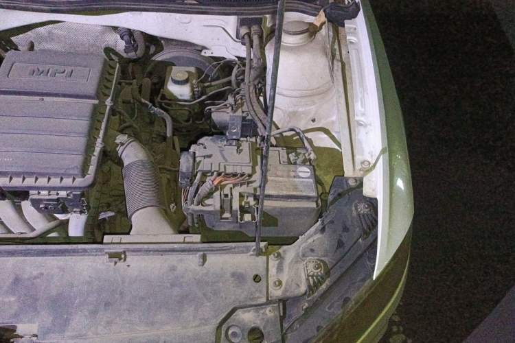 Used Volkswagen Bora 2017 1.6L Manual Fashion Model Engine Bay Left