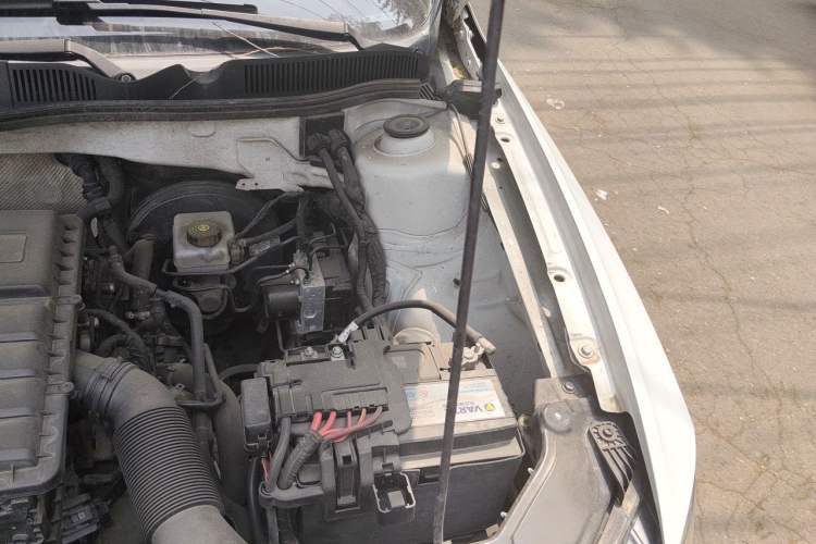 Used Volkswagen Bora 2017 1.6L Manual Fashion Model Engine Bay Left