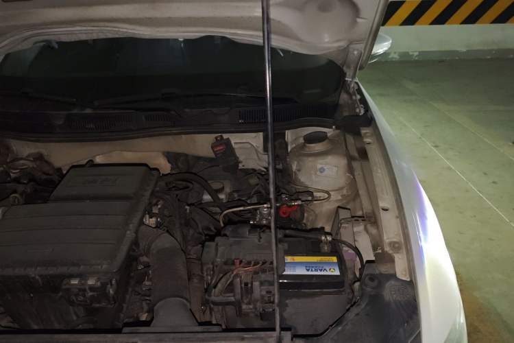 Used Volkswagen Bora 2017 1.6L Manual Fashion Model Engine Bay Left