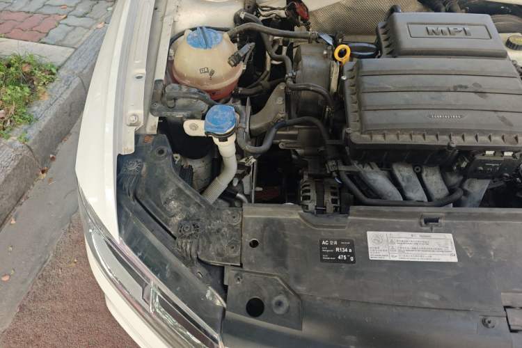 Used Volkswagen Bora 2017 1.6L Manual Fashion Model Engine Bay Right