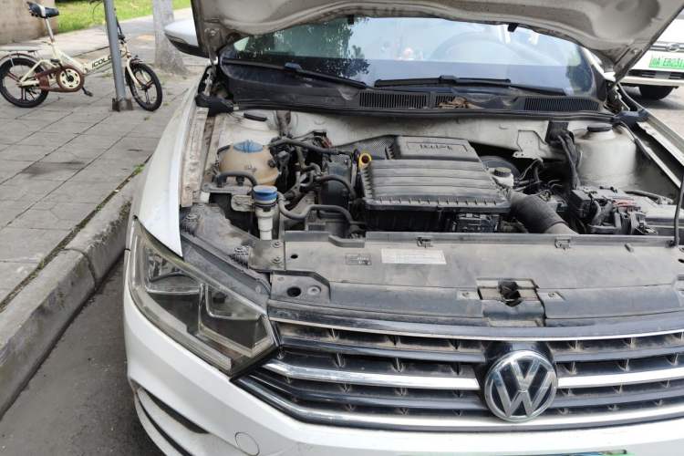Used Volkswagen Bora 2017 1.6L Manual Fashion Model Engine Bay Right