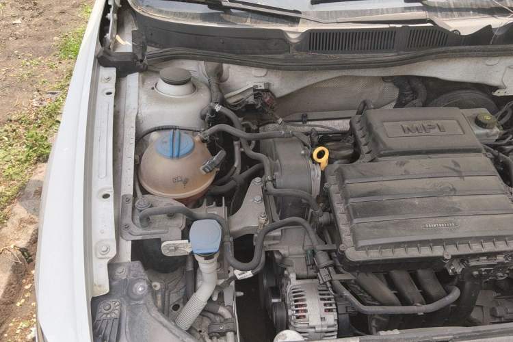 Used Volkswagen Bora 2017 1.6L Manual Fashion Model Engine Bay Right