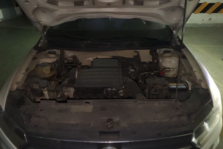 Used Volkswagen Bora 2017 1.6L Manual Fashion Model Engine Bay