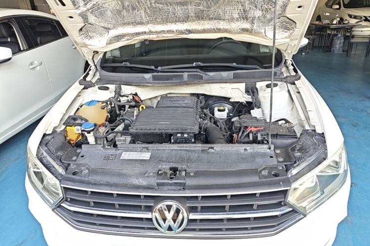 Used Volkswagen Bora 2017 1.6L Automatic Fashion Model Engine Bay