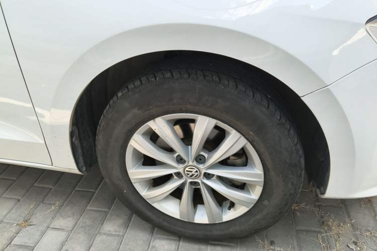 Used Volkswagen Bora 2017 1.6L Manual Fashion Model Exterior 1