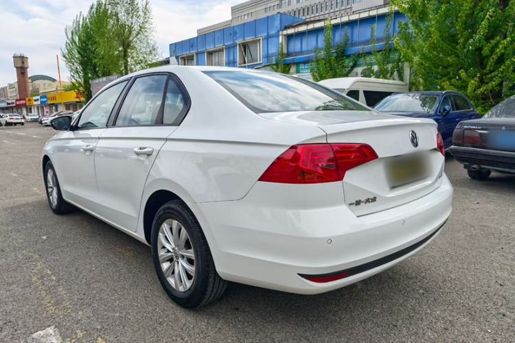 Used Volkswagen Bora 2017 1.6L Automatic Fashion Model Exterior 3