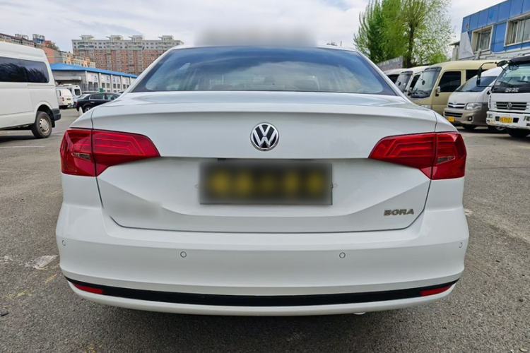 Used Volkswagen Bora 2017 1.6L Automatic Fashion Model Exterior 4