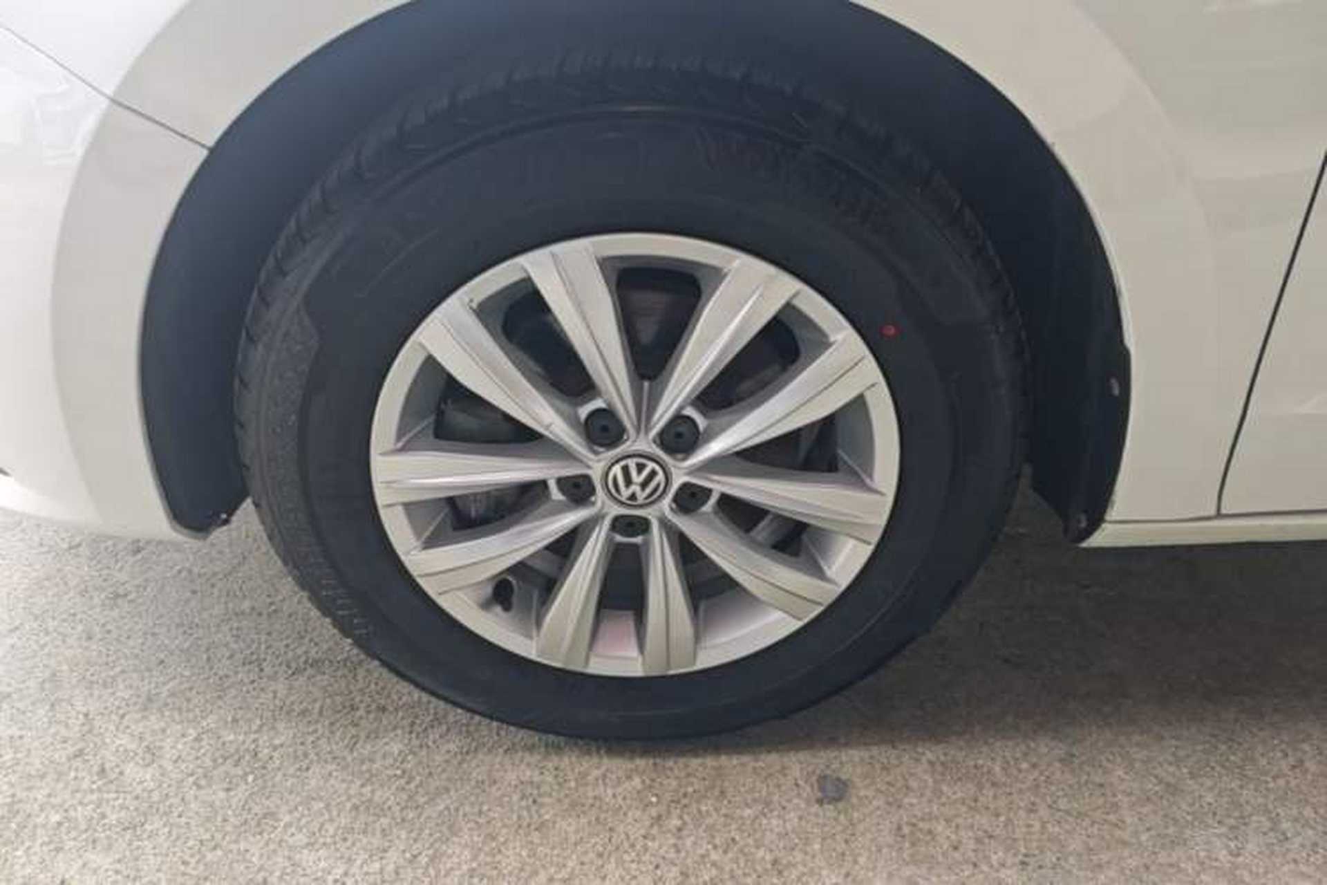Used Volkswagen Bora 2017 1.6L Automatic Fashion Model Exterior 4