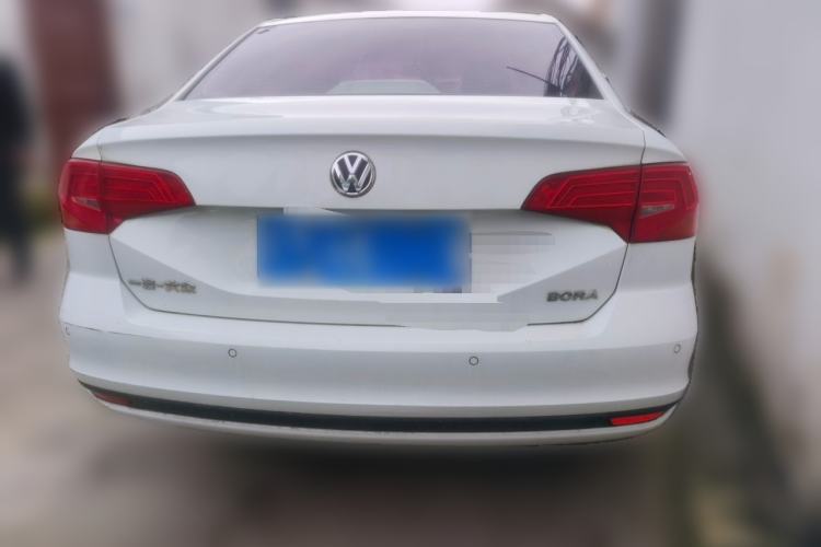 Used Volkswagen Bora 2017 1.6L Manual Fashion Model Exterior 4