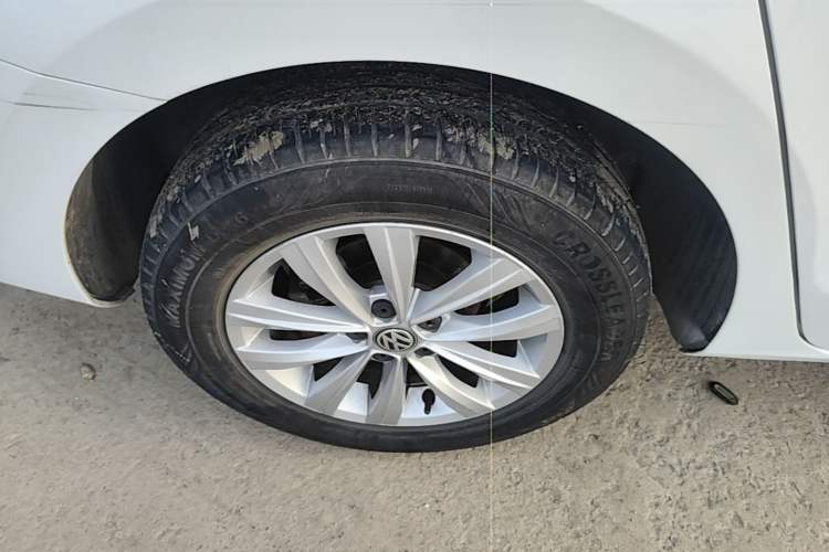 Used Volkswagen Bora 2017 1.6L Automatic Fashion Model Exterior 5