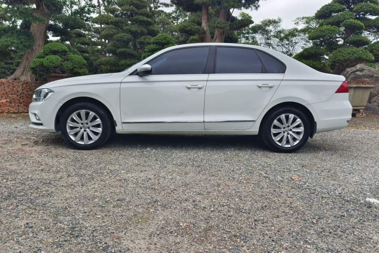 Used Volkswagen Bora 2017 1.6L Automatic Comfort Model Exterior 6