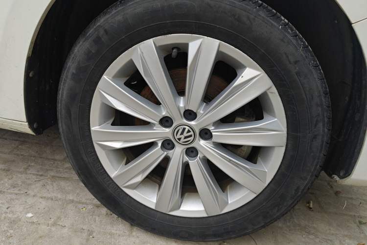 Used Volkswagen Bora 2017 1.6L Manual Comfort Model Exterior 7