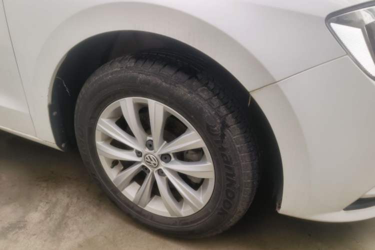 Used Volkswagen Bora 2017 1.6L Manual Fashion Model Exterior 7