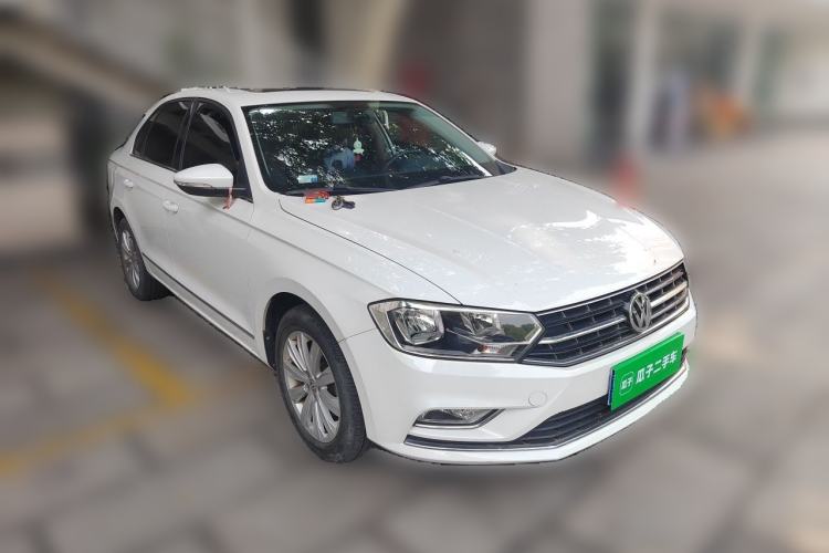 Used Volkswagen Bora 2017 1.6L Manual Comfort Model Front Right 45 Deg