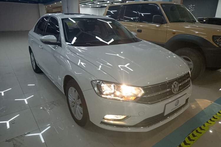 Used Volkswagen Bora 2017 1.6L Automatic Comfort Model Front Right 45 Deg