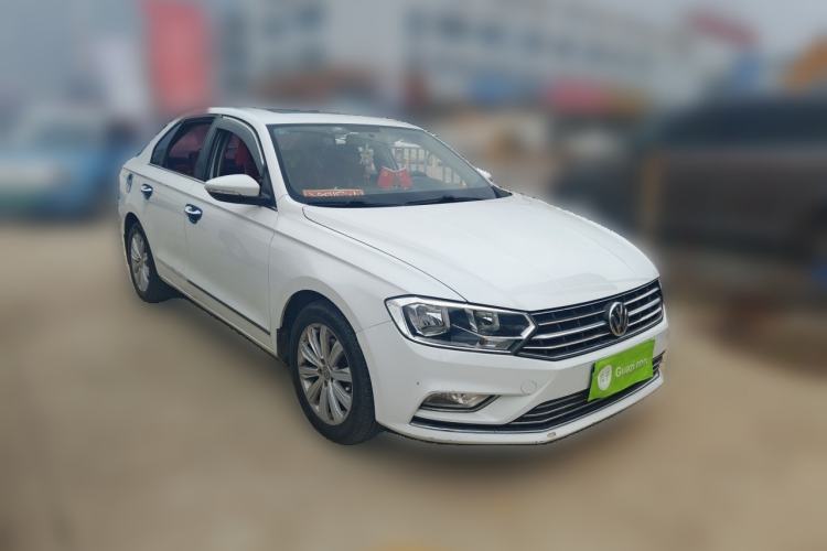 Used Volkswagen Bora 2017 1.6L Manual Comfort Model Front Right 45 Deg
