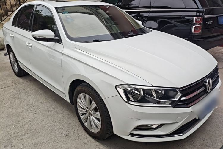 Used Volkswagen Bora 2017 1.6L Automatic Comfort Model Front Right 45 Deg