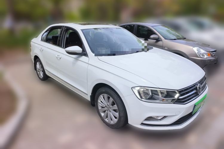 Used Volkswagen Bora 2017 1.6L Manual Comfort Model Front Right 45 Deg
