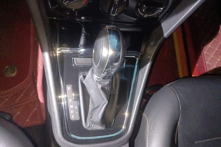 Used Volkswagen Bora 2017 1.6L Automatic Comfort Model Gear Lever