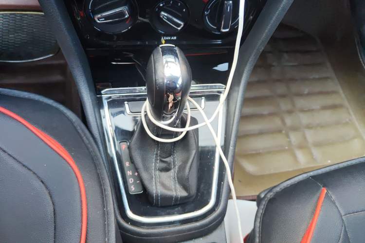 Used Volkswagen Bora 2017 1.6L Automatic Two-Millionth-Vehicle Commemorative Edition Gear Lever