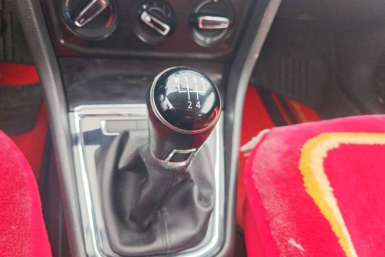 Used Volkswagen Bora 2017 1.6L Manual Comfort Model Gear Lever
