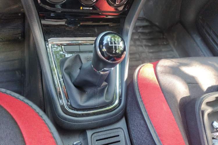 Used Volkswagen Bora 2017 1.6L Manual Comfort Model Gear Lever