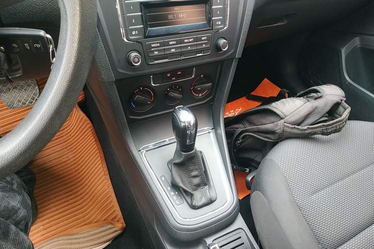 Used Volkswagen Bora 2017 1.6L Automatic Fashion Model Gear Lever