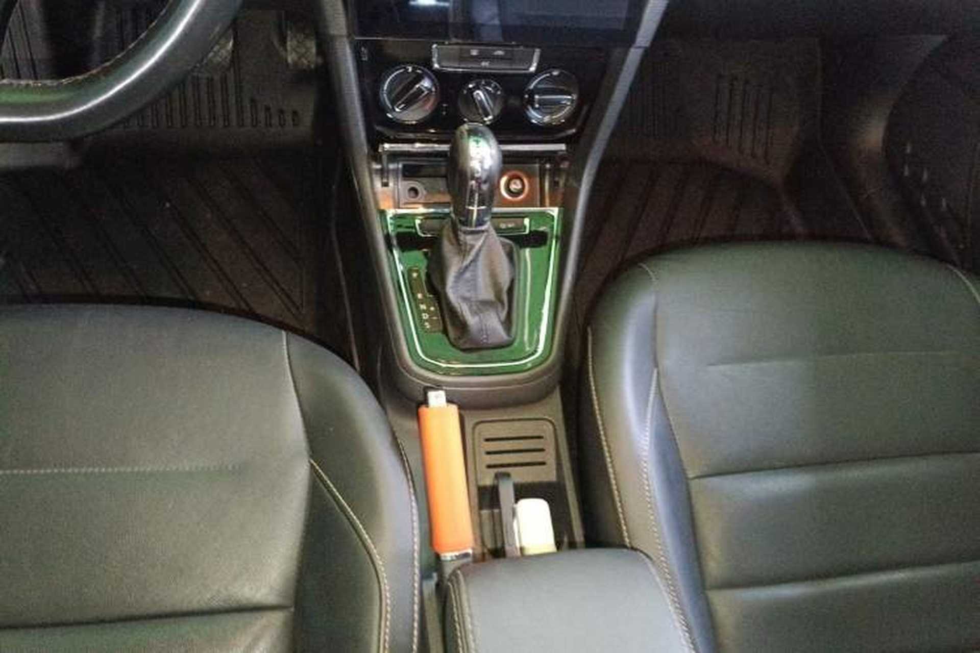 Used Volkswagen Bora 2017 1.6L Automatic Comfort Model Gear Lever