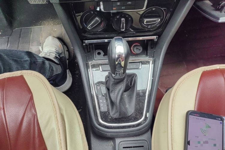 Used Volkswagen Bora 2017 1.6L Automatic Comfort Model Gear Lever