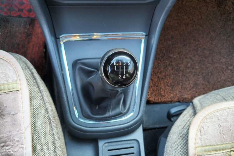 Used Volkswagen Bora 2017 1.6L Manual Fashion Model Gear Lever