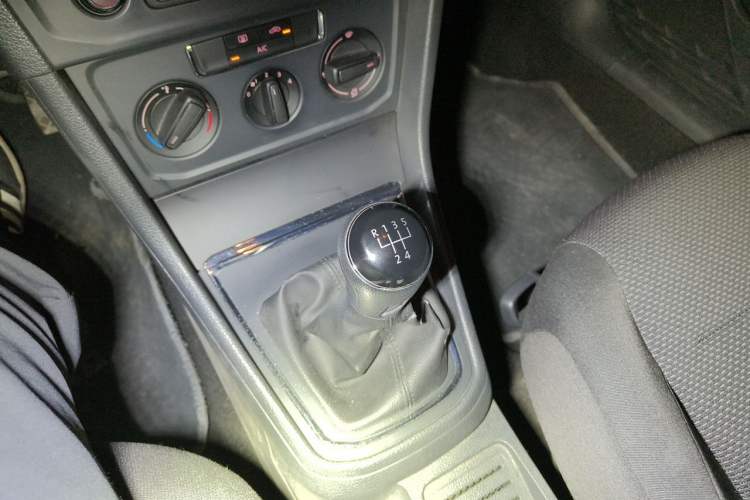 Used Volkswagen Bora 2017 1.6L Manual Fashion Model Gear Lever