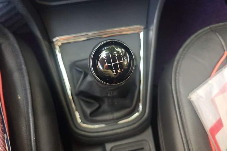 Used Volkswagen Bora 2017 1.6L Manual Fashion Model Gear Lever