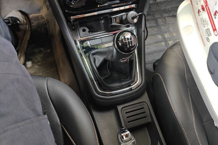 Used Volkswagen Bora 2017 1.6L Manual Comfort Model Gear Lever