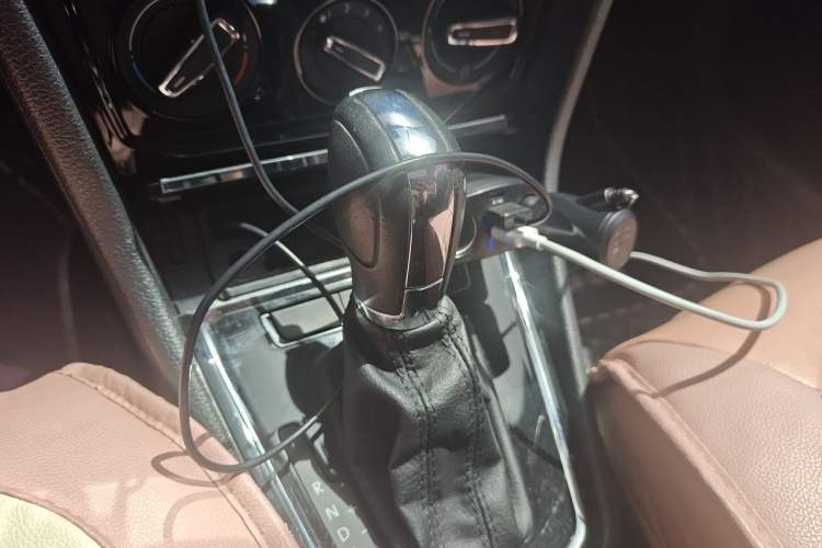 Used Volkswagen Bora 2017 1.6L Automatic Comfort Model Gear Lever