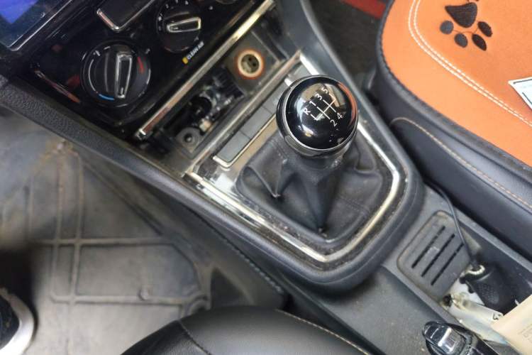 Used Volkswagen Bora 2017 1.6L Manual Comfort Model Gear Lever