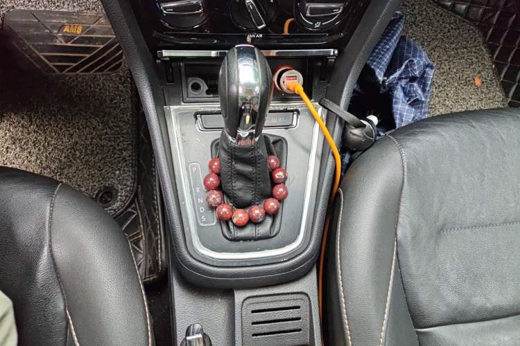 Used Volkswagen Bora 2017 1.6L Automatic Comfort Model Gear Lever