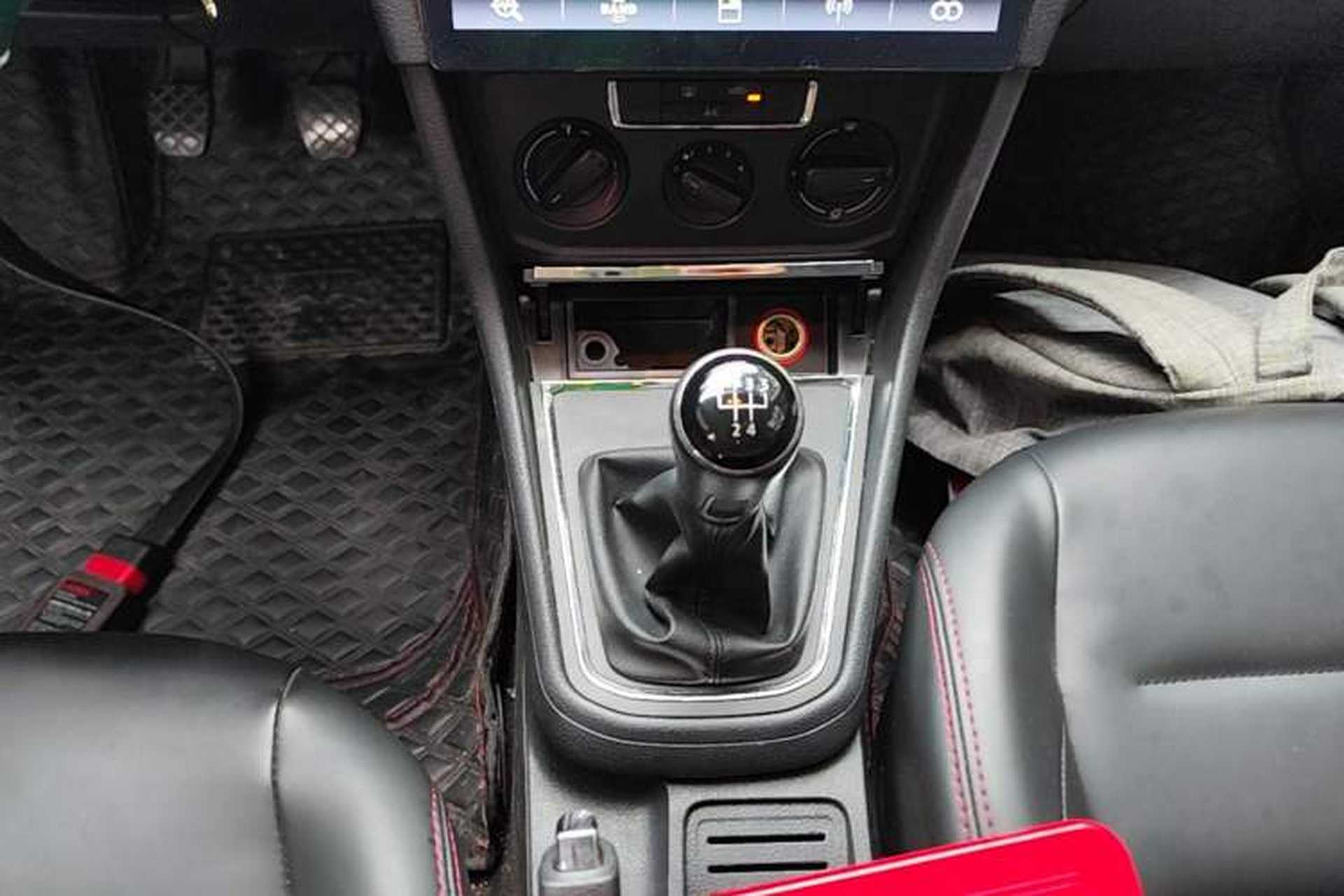 Used Volkswagen Bora 2017 1.6L Manual Fashion Model Gear Lever