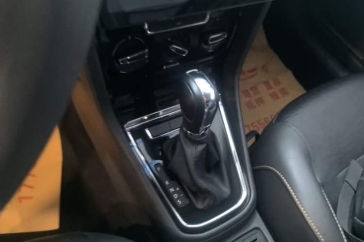 Used Volkswagen Bora 2017 1.6L Automatic Comfort Model Gear Lever