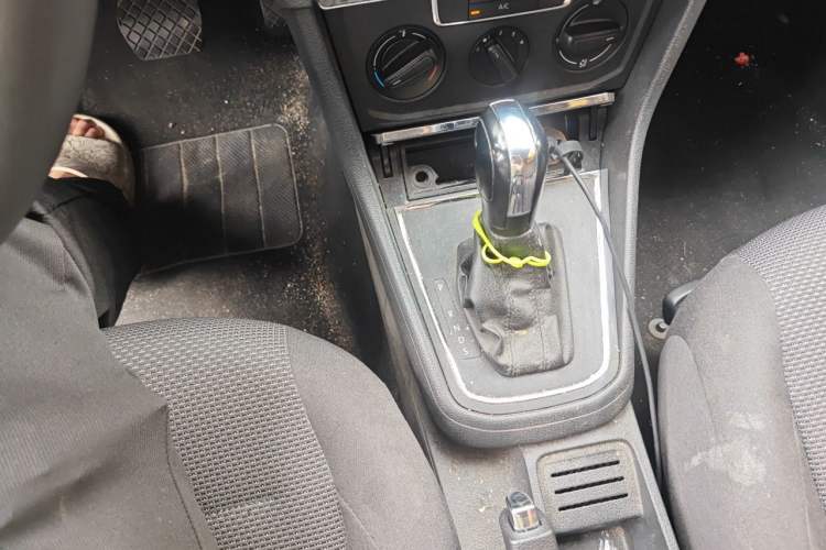 Used Volkswagen Bora 2017 1.6L Automatic Fashion Model Gear Lever