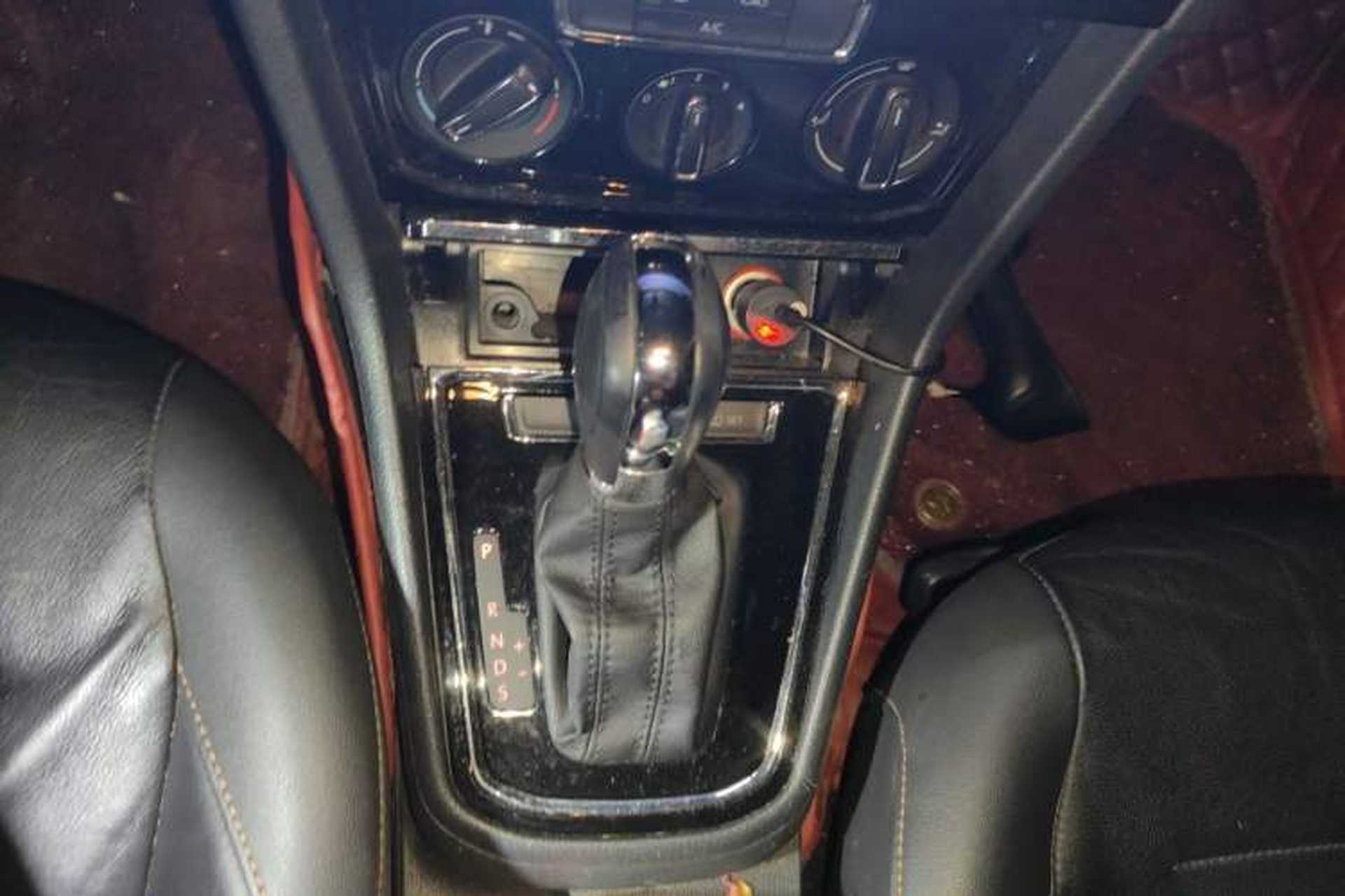 Used Volkswagen Bora 2017 1.6L Automatic Comfort Model Gear Lever