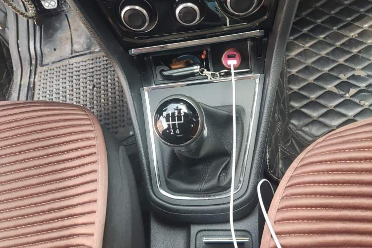 Used Volkswagen Bora 2017 1.6L Manual Fashion Model Gear Lever