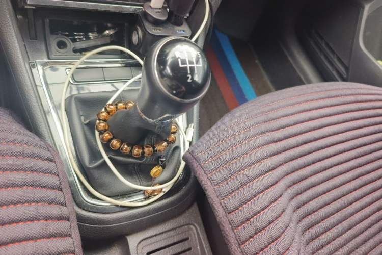 Used Volkswagen Bora 2017 1.6L Manual Comfort Model Gear Lever