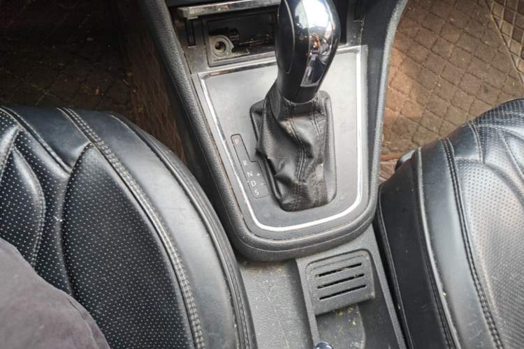 Used Volkswagen Bora 2017 1.6L Automatic Fashion Model Gear Lever