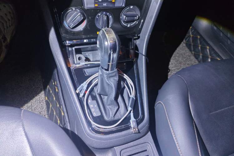 Used Volkswagen Bora 2017 1.6L Automatic Comfort Model Gear Lever