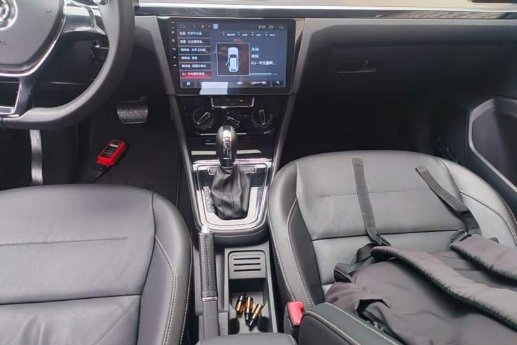 Used Volkswagen Bora 2017 1.6L Automatic Comfort Model Gear Lever