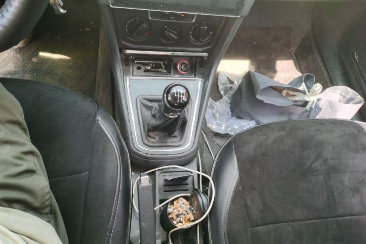 Used Volkswagen Bora 2017 1.6L Manual Fashion Model Gear Lever
