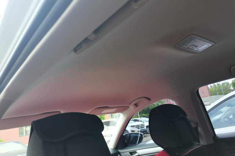 Used Volkswagen Bora 2017 1.6L Automatic Fashion Model Headliner