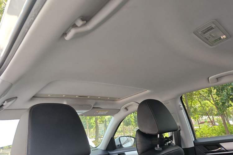 Used Volkswagen Bora 2017 1.6L Automatic Comfort Model Headliner