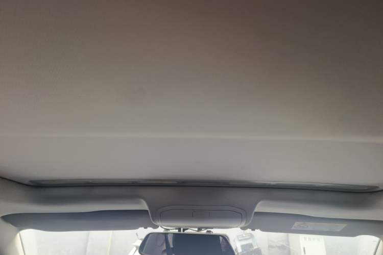 Used Volkswagen Bora 2017 1.6L Manual Comfort Model Headliner